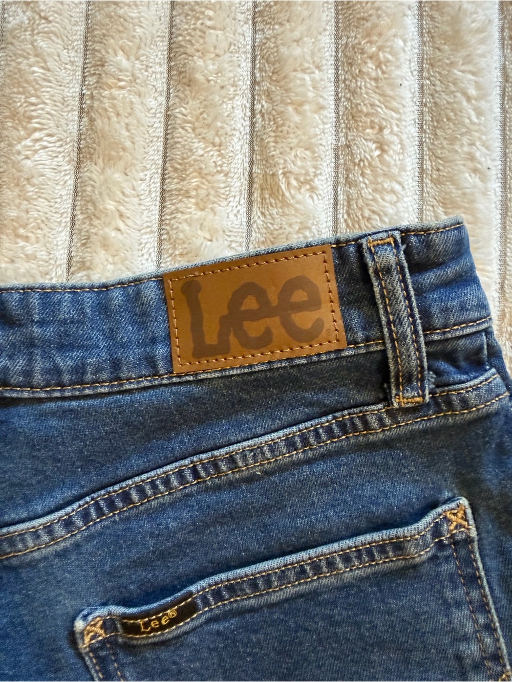 Lee High Rise Denim Retro Skort Size 6 Wrap Front Button Mini Skirt Shorts Y2K - Picture 9 of 10